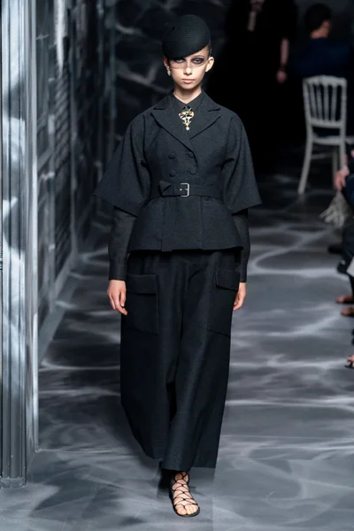 Look 27